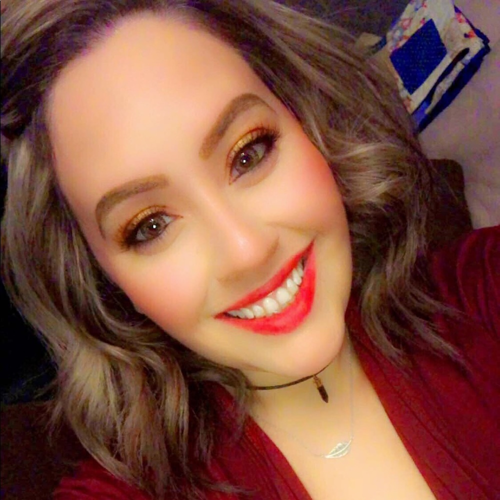 Meet your Posher, Cristina